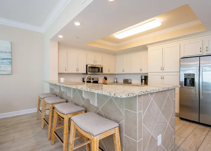 Phoenix Gulf Towers 703 Apartment *